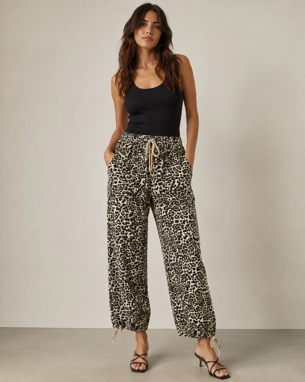 NWT Aaron & Amber Leopard Print Drawstring Utility Pants Women’s L